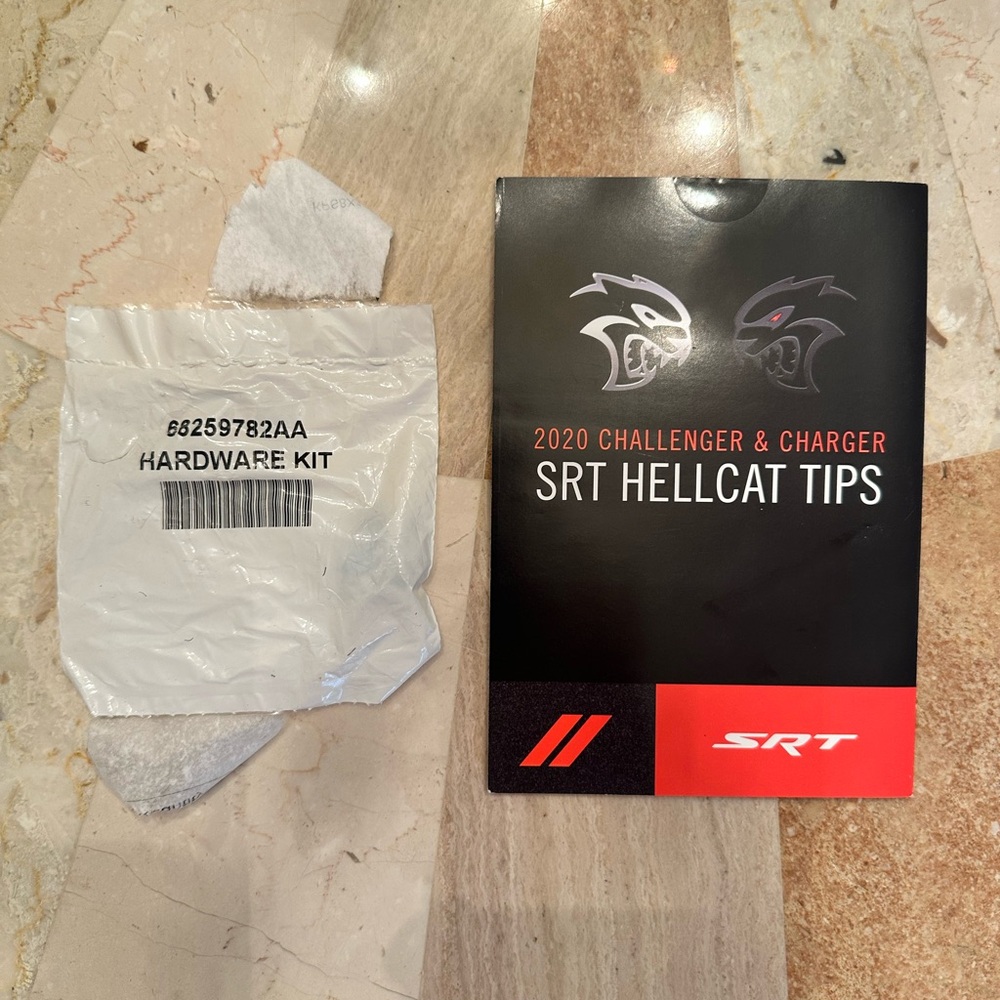 2020 Dodge Challenger & Charger Performance Feature Tips Booklet